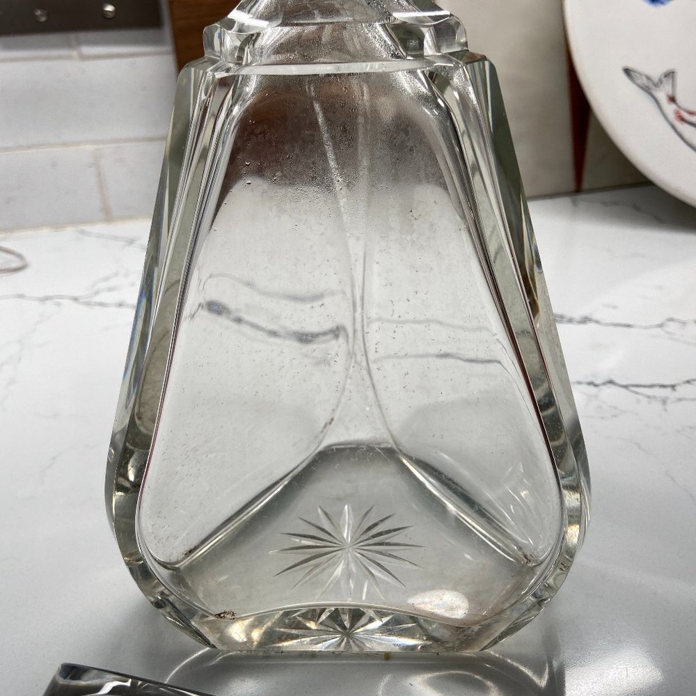 Beautiful Vintage Decanter - Picture 5 of 10